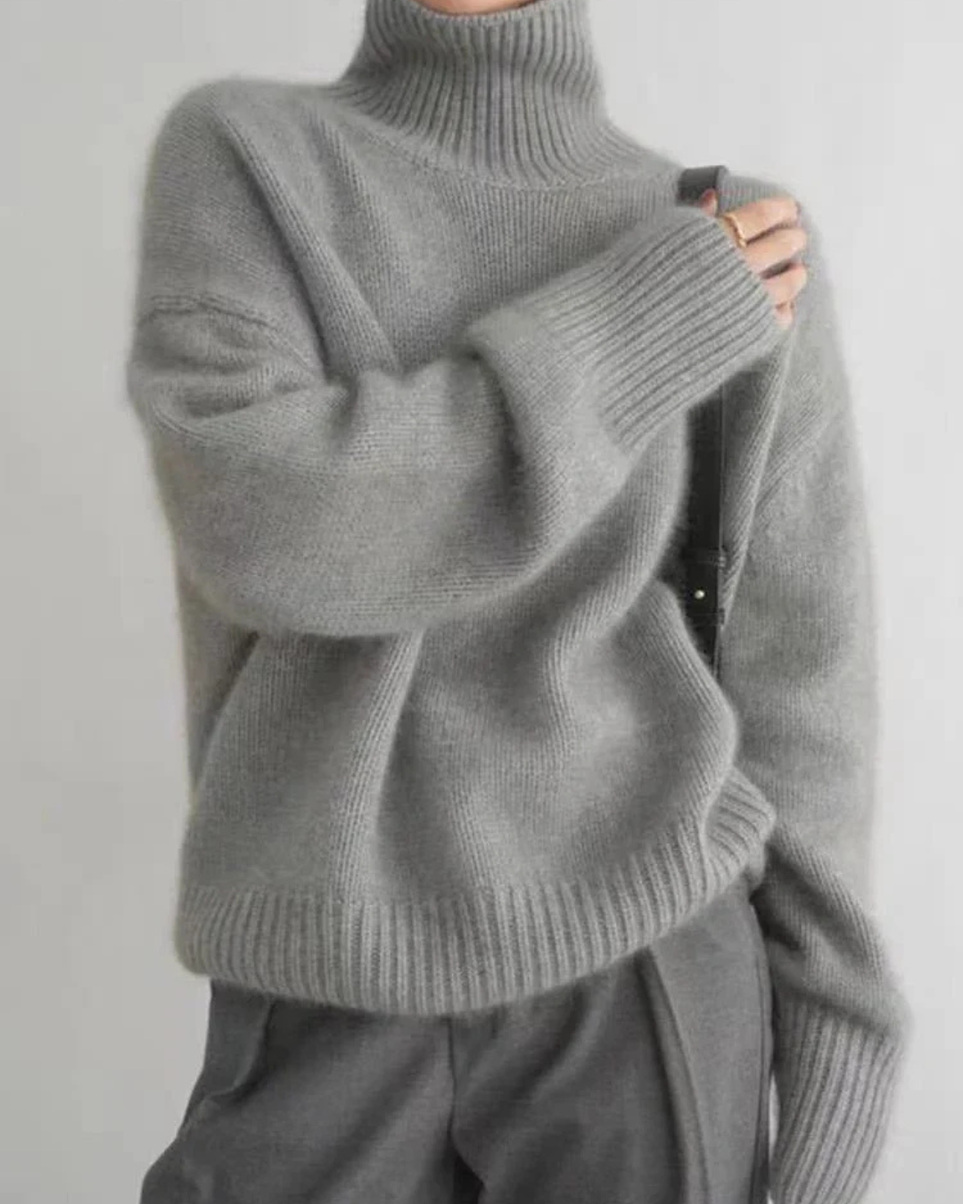 Amelia Cashmere Turtleneck Top - Luxurious Black or White 1