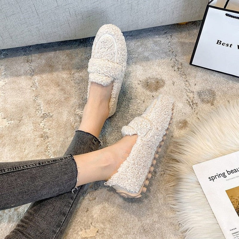 Lily Melbourne Eliza - Ultra cozy moccasins for luxurious comfort