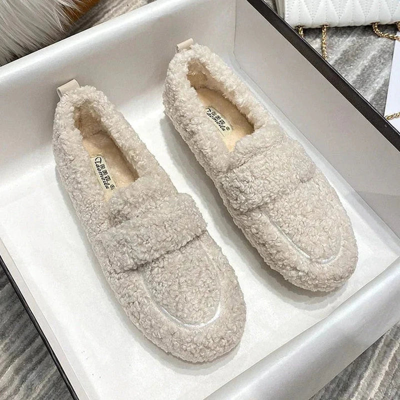 Lily Melbourne Eliza - Ultra cozy moccasins for luxurious comfort