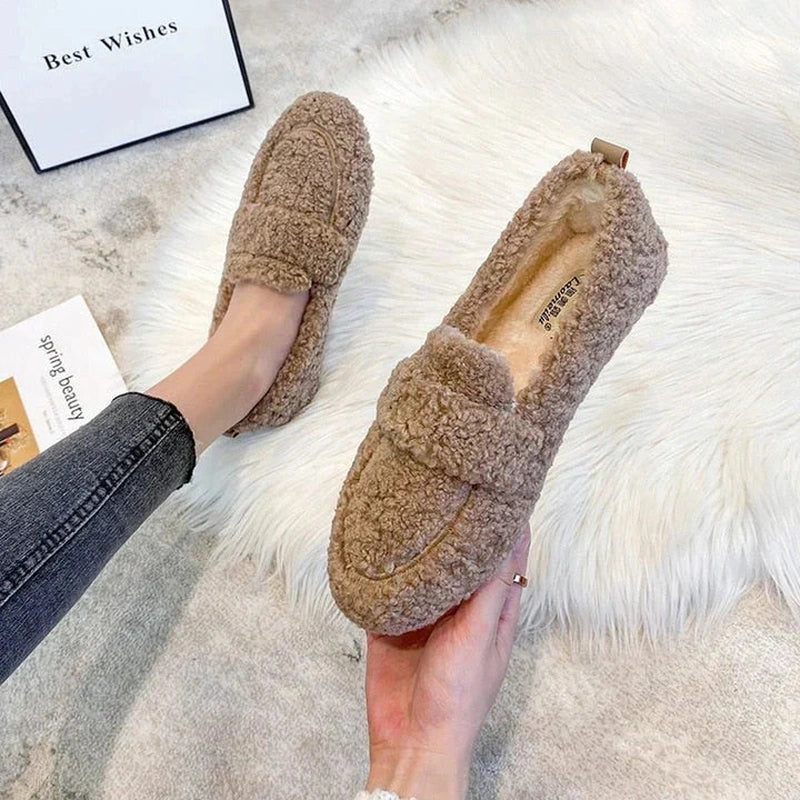 Lily Melbourne Eliza - Ultra cozy moccasins for luxurious comfort