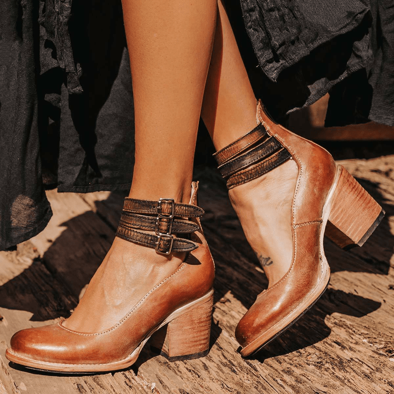 Lily Melbourne Mona - Modern and elegant ankle boot with ergonomic design
