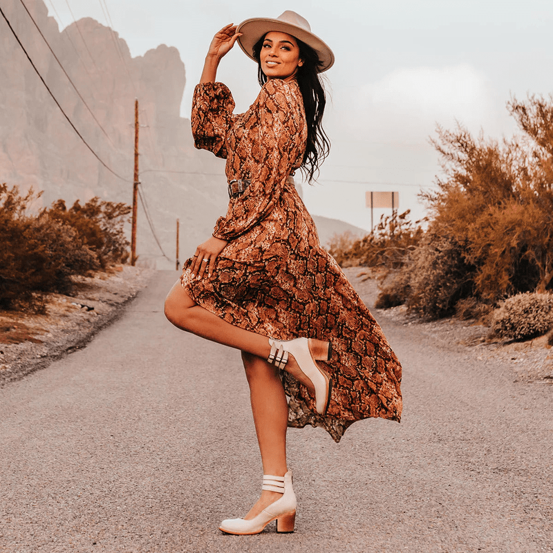 Lily Melbourne Mona - Modern and elegant ankle boot with ergonomic design