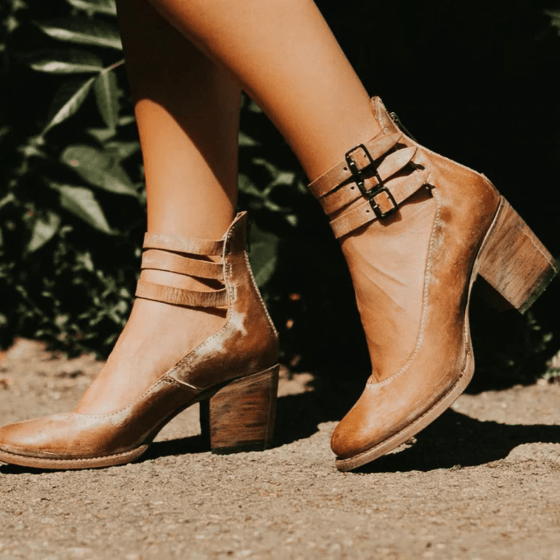Lily Melbourne Mona - Modern and elegant ankle boot with ergonomic design