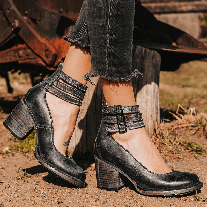Lily Melbourne Mona - Modern and elegant ankle boot with ergonomic design