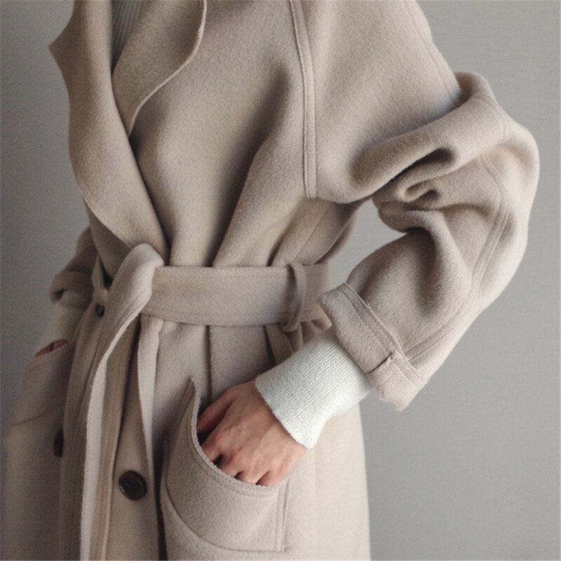 Lily Melbourne Sophia - Elegant wool coat with timeless design and pockets
