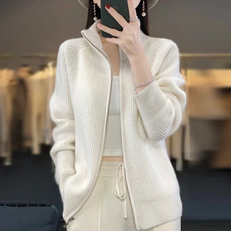 Lily Melbourne Sweater Elin - Luxury wool cardigan for elegant and cozy style
