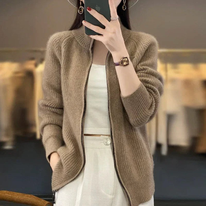 Lily Melbourne Sweater Elin - Luxury wool cardigan for elegant and cozy style