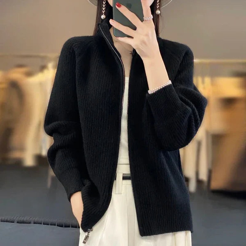 Lily Melbourne Sweater Elin - Luxury wool cardigan for elegant and cozy style