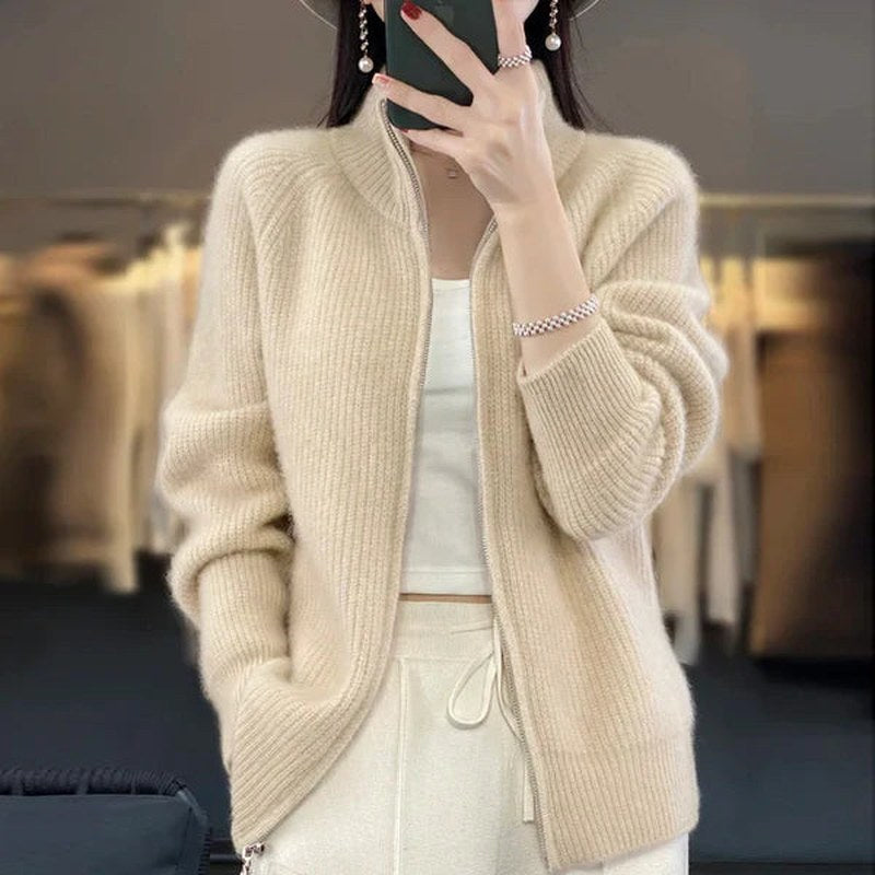 Lily Melbourne Sweater Elin - Luxury wool cardigan for elegant and cozy style