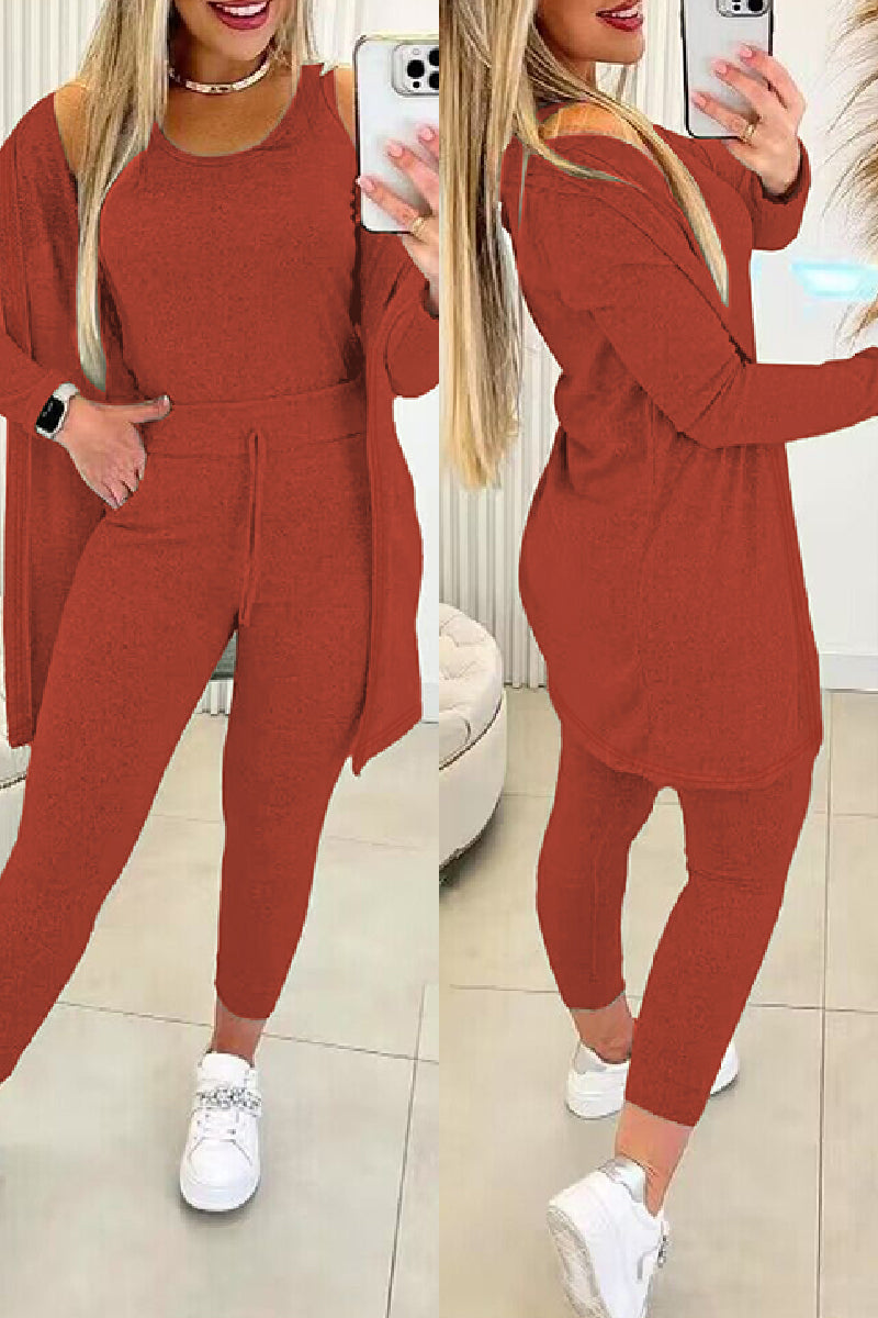 Lily Melbourne Two-Piece Suit Maya - Stylish elegant tricolor set for women