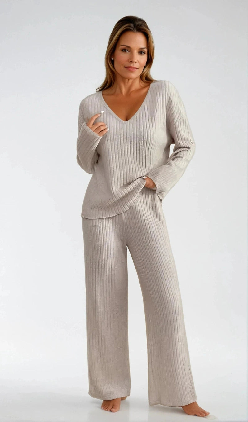 Lily Melbourne Women Kathy - Cozy knitted V-neck set for stylish comfort
