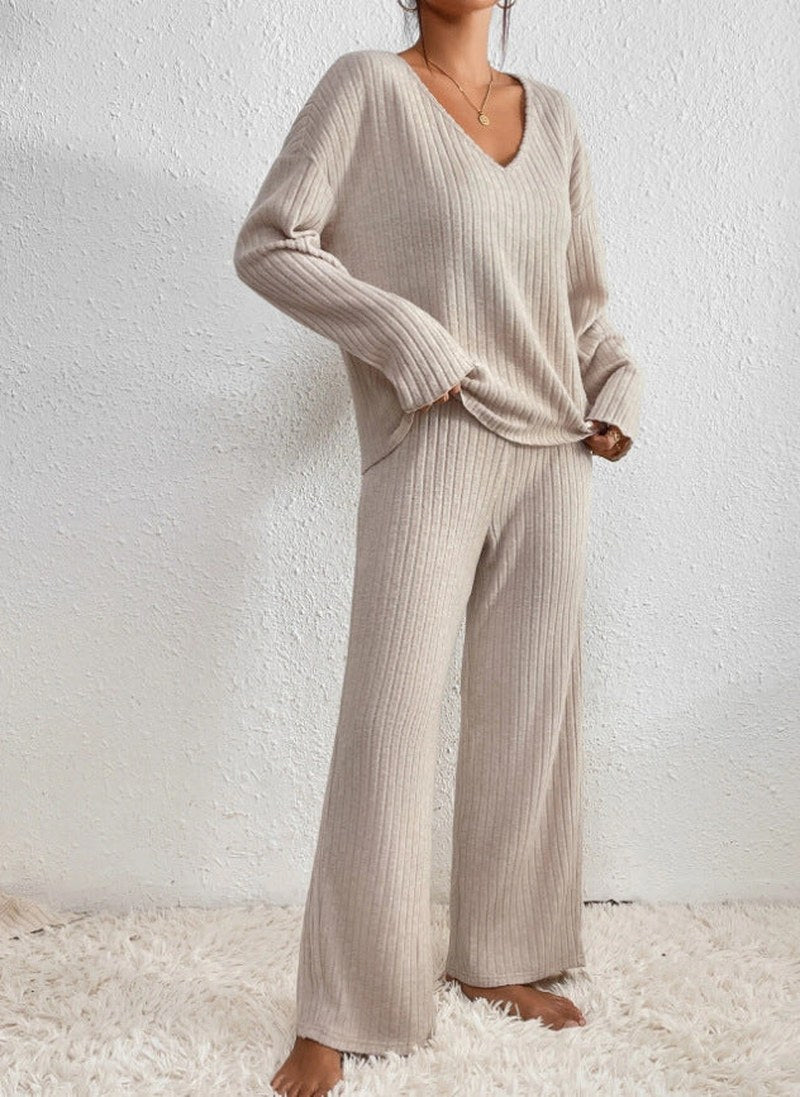 Lily Melbourne Women Kathy - Cozy knitted V-neck set for stylish comfort