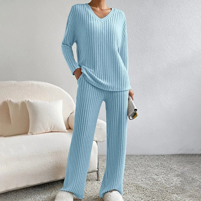 Lily Melbourne Women Kathy - Cozy knitted V-neck set for stylish comfort