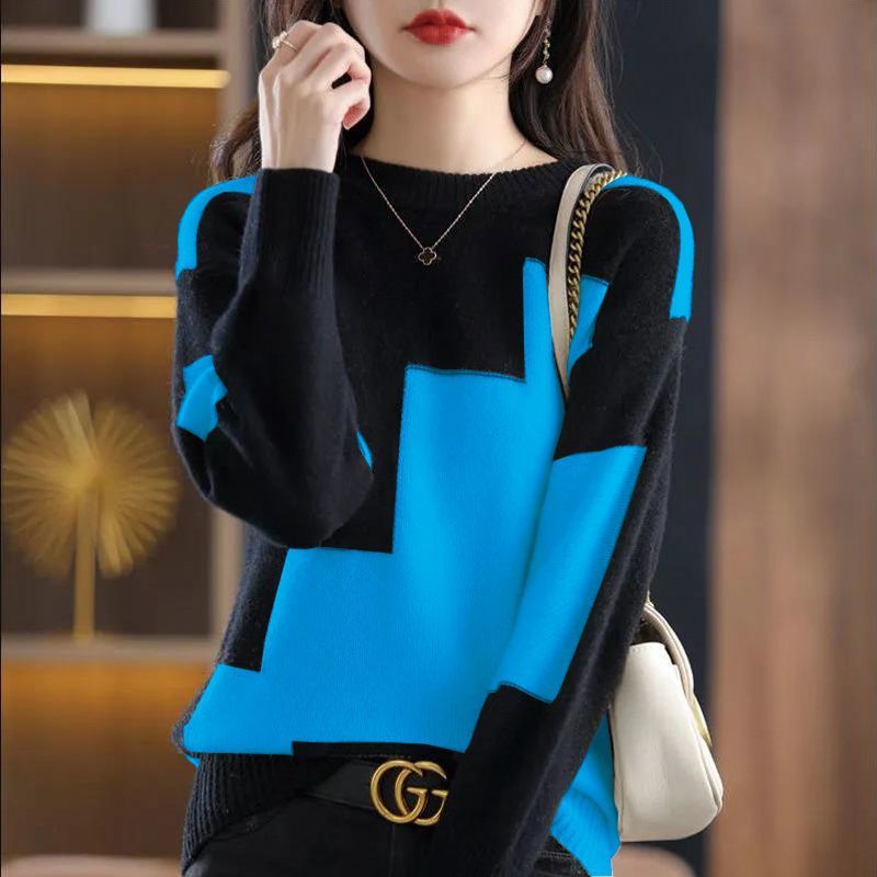 Lily Melbourne sara julia20241009 Elegant Contrast Sweater with Stylish Slit Design