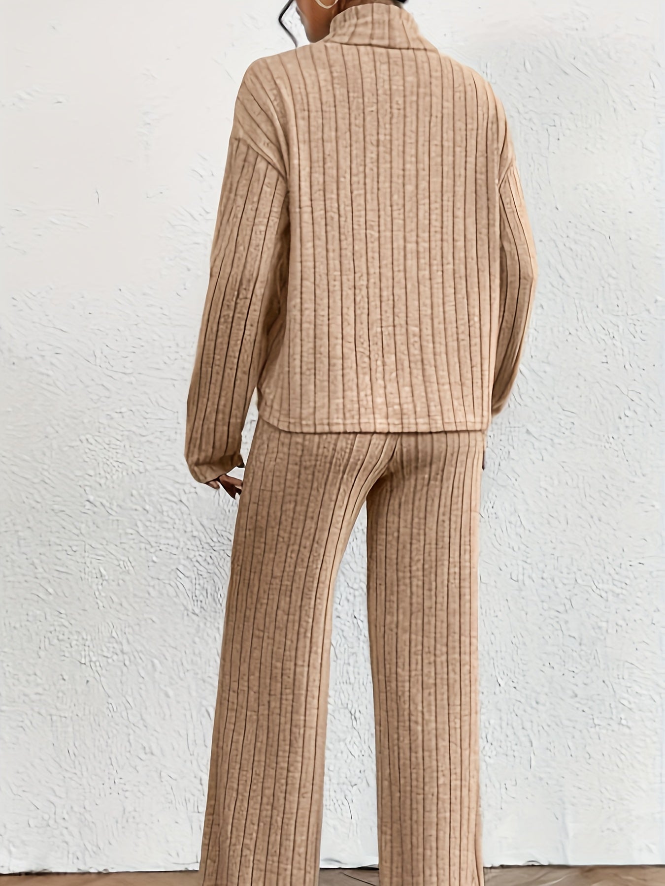 Chic Women's Turtleneck & Flared Pants Set - Stylish & Versatile