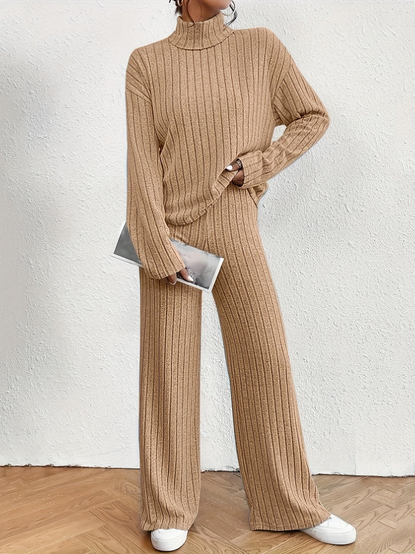 Chic Women's Turtleneck & Flared Pants Set - Stylish & Versatile