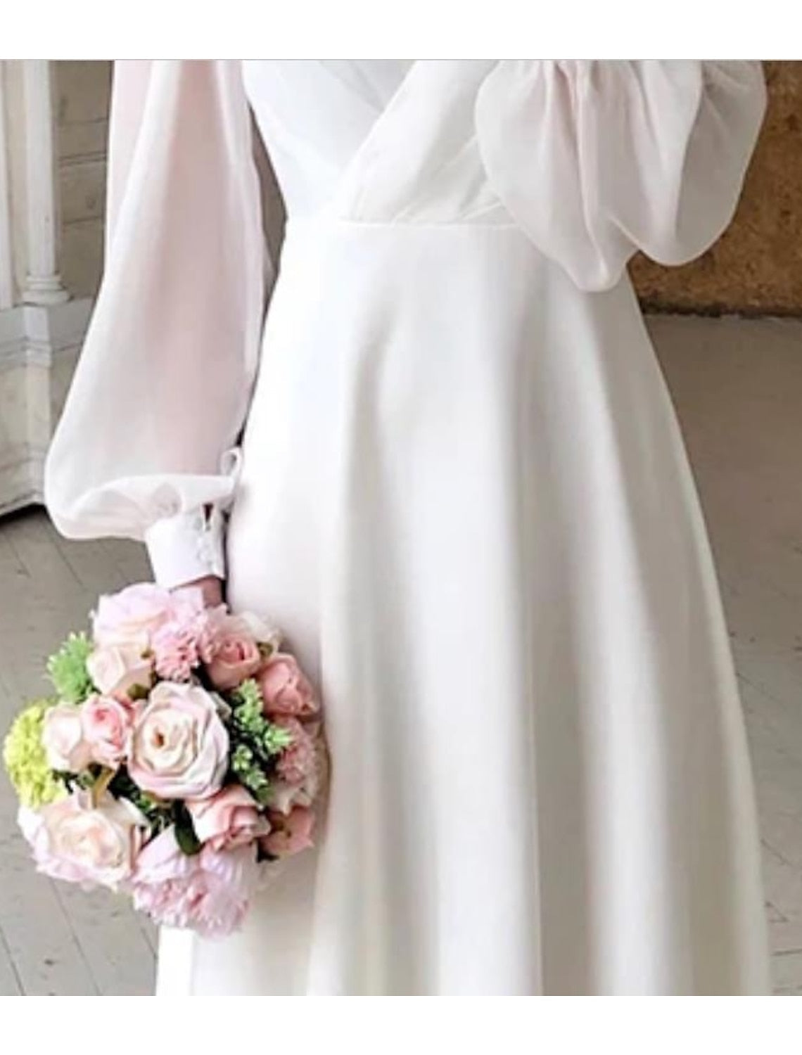 Elegant Midi Wedding Dress with Puffed Sleeves 2